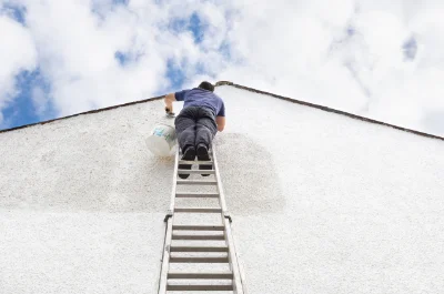 Peinture extérieure à Laroche-près-Feyt — façades et ravalement
